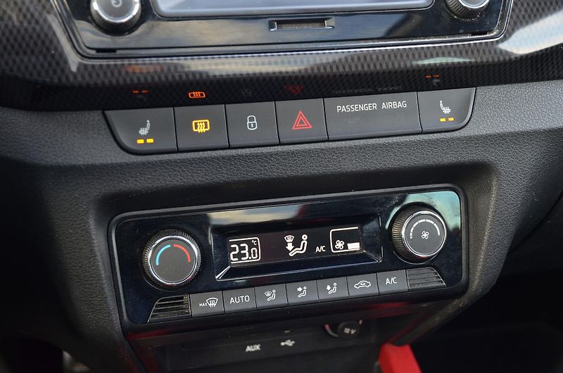 Škoda Fabia (2018) Monte Carlo 1.0 TSi PANORAMA - fotka 28 z 37