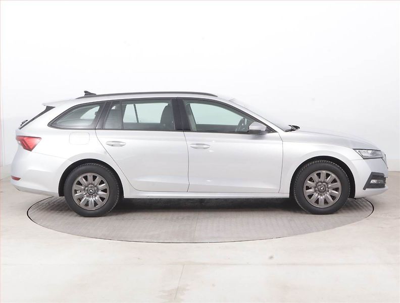 Škoda Octavia (2022) Ambition 2.0 TDI, ČR,1.maj - fotka 6 z 15