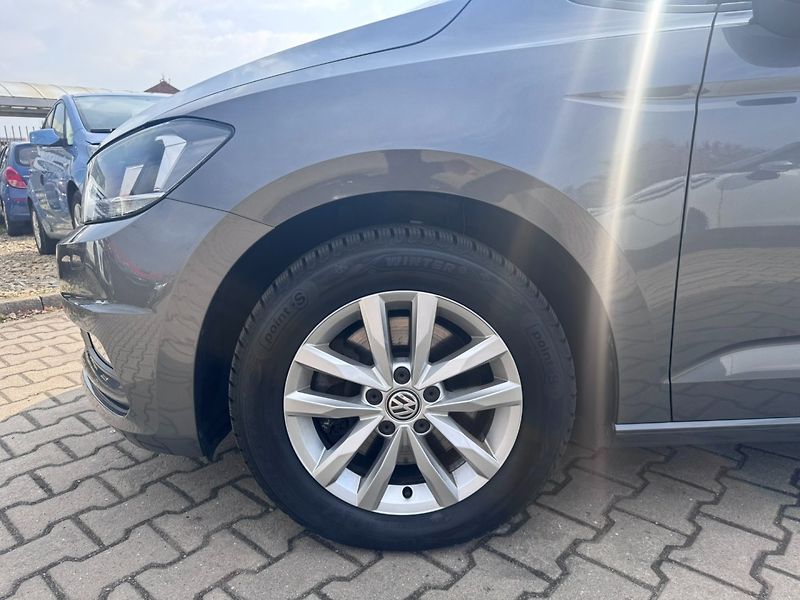 Volkswagen Touran (2016) 7X 2,0 TDI 110 KW 2 MAJ TAŽNÉ - fotka 15 z 50