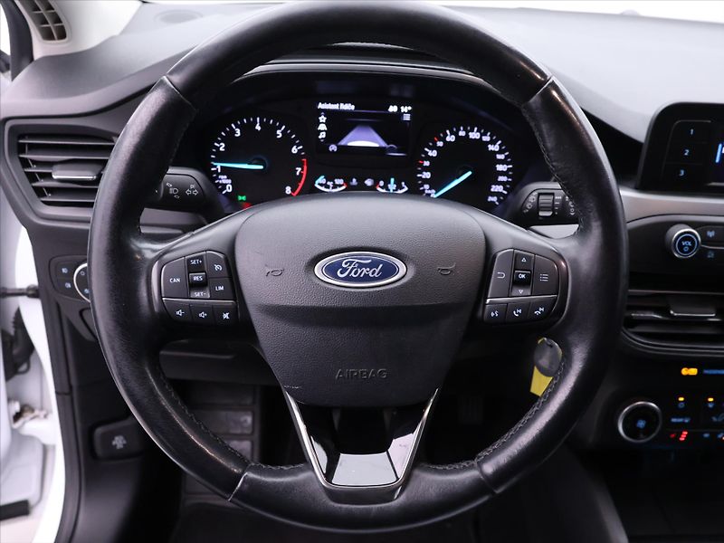 Ford Focus 1,0 EcoBoost 74kW CZ DPH - fotka 18 z 34