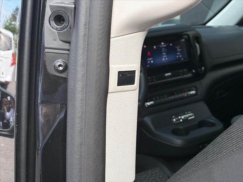 Mercedes-Benz Vito 2,0 119 CDI / Tourer Select / - fotka 14 z 20