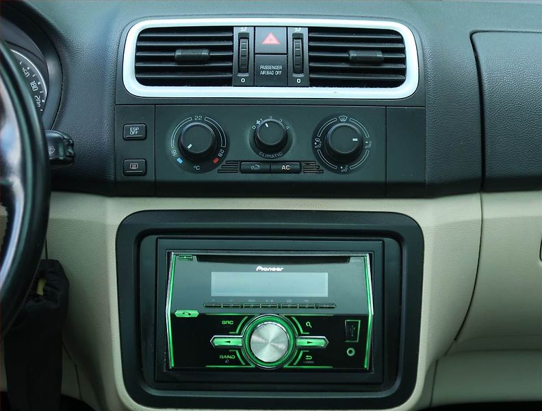 Škoda Roomster (2007) 1.4 16V, Tempomat - fotka 12 z 16