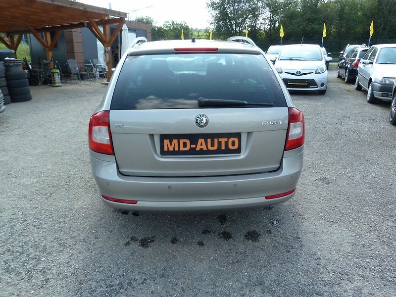 Škoda Octavia 1.4 TSI Family - fotka 7 z 27