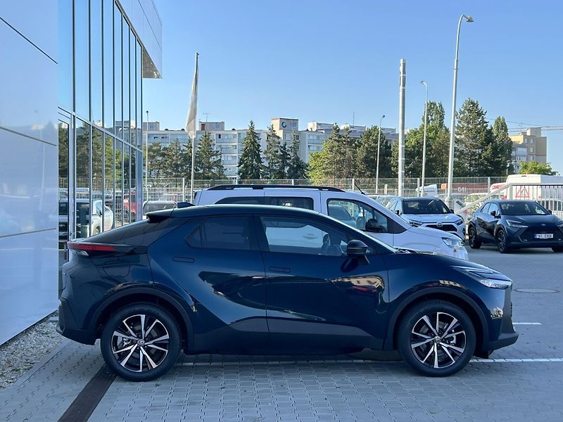 Toyota C-HR (2026) STYLE 2,0 PHEV AT 220k - fotka 10 z 14