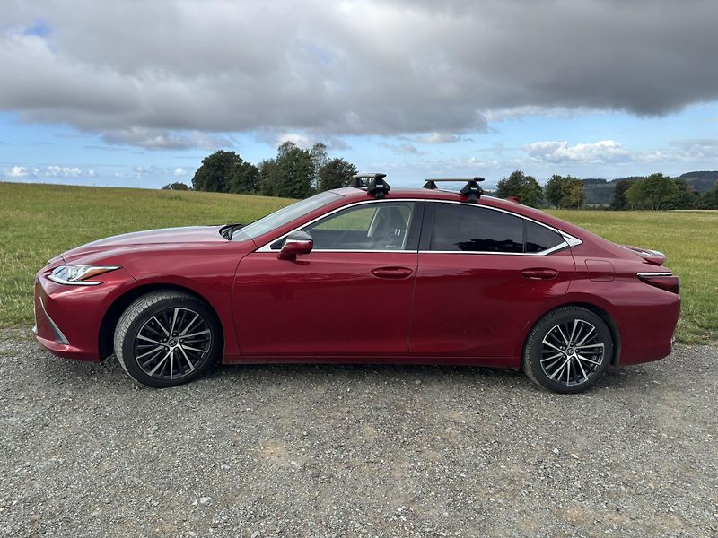 Lexus ES 300h (2023) 1. majitel | Lexus service - fotka 16 z 20
