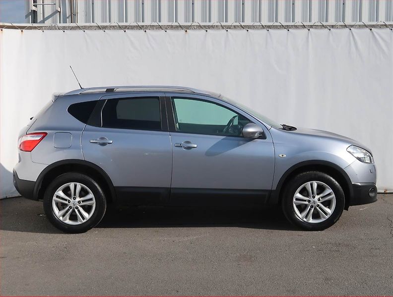 Hyundai Elantra (2012) 1.6, Tempomat, Park. senzory - fotka 6 z 16