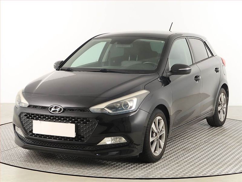 Hyundai i20 (2015) 1.1 CRDi, Serv.kniha, Tempomat - fotka 2 z 17
