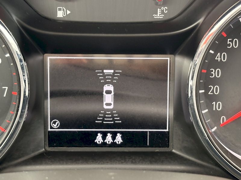 Opel Astra (2018) 1.0 Turbo 77 kW Sports Tourer - fotka 12 z 25