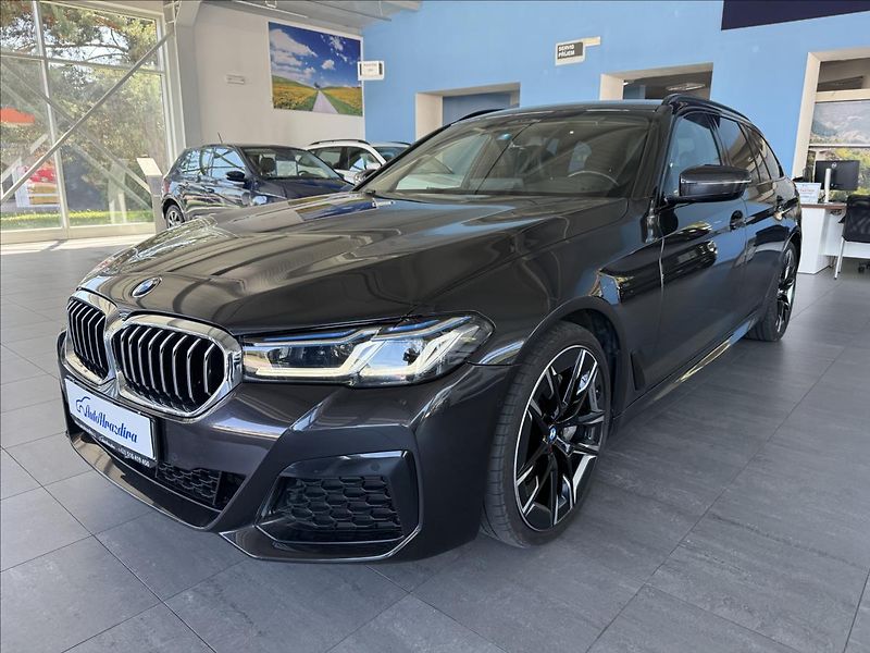 BMW Řada 5 3,0   530xDrive,Mpaket,4x4,Las - fotka 3 z 45