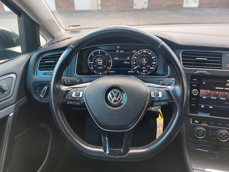 Volkswagen Golf 1,6 TDi 85kw Comfortline ACC - fotka 12 z 18