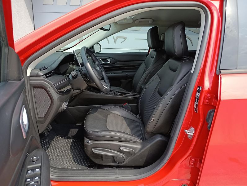 Jeep Compass 1.5 E-HYBRID NIGHT EAGLE ČR - fotka 11 z 31