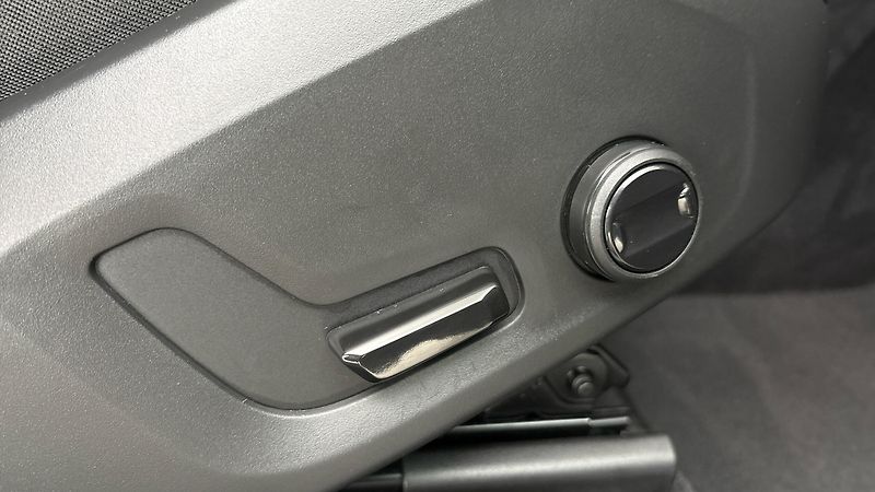 Volvo XC60 2.0 T6 AUT AWD Recharge Core - fotka 22 z 32