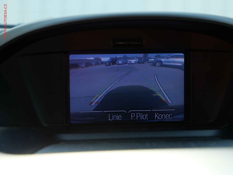 Ford Kuga (2013) 2.0 TDCi 4x4, AT, navi, kůže - fotka 19 z 20