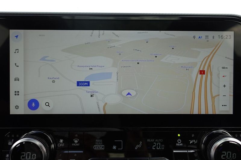 Toyota Highlander 2,5HSD Executive + Skyview (Pr - fotka 27 z 38