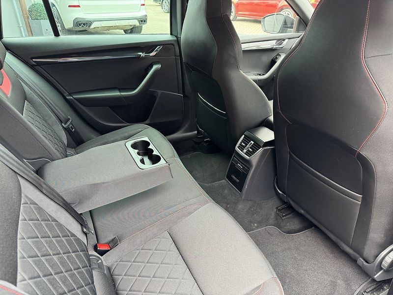 Škoda Octavia (2018) RS 2.0 TDi DSG ACC LED 135kW - fotka 21 z 50