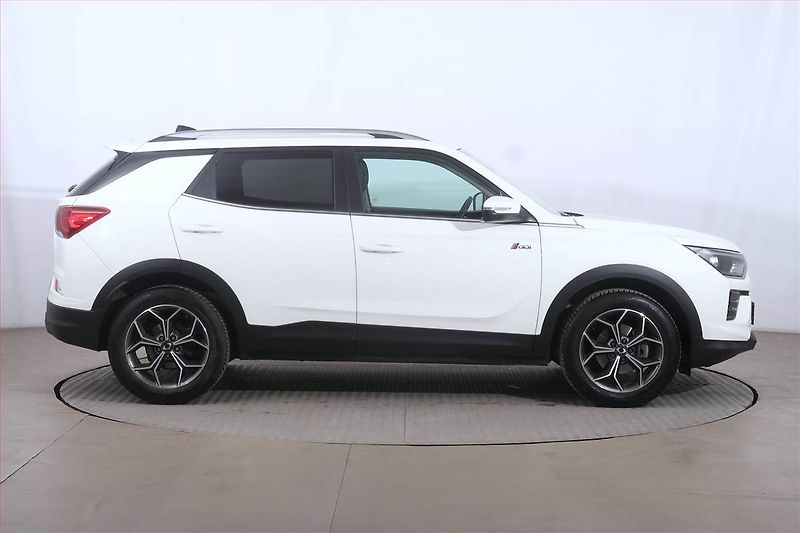 SsangYong Korando (2024) Premium 1.5 T-GDI - fotka 6 z 24