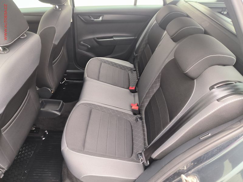 Škoda Fabia (2021) 1.0 TSI, Ambition, TZ, kamera - fotka 10 z 21