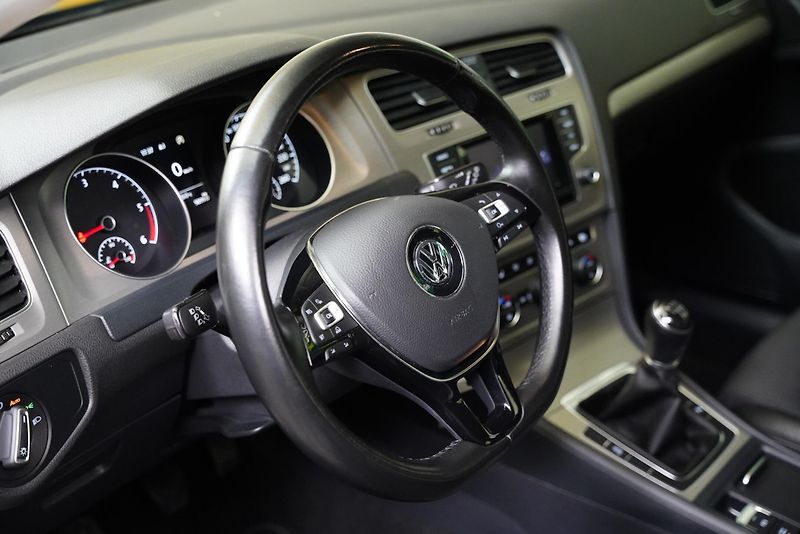 Volkswagen Golf - fotka 14 z 25