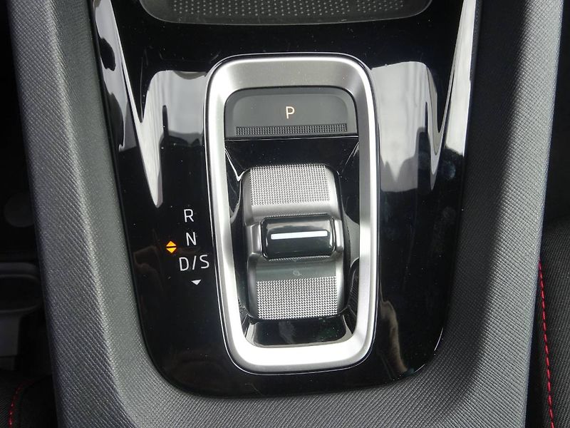 Škoda Octavia (2025) 2,0TSi /195kW RS DSG - fotka 22 z 28