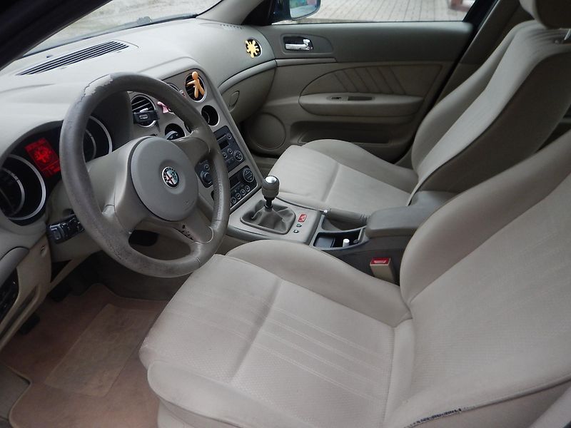 Alfa Romeo 159 1.9 Jtd 110 kw - fotka 9 z 13