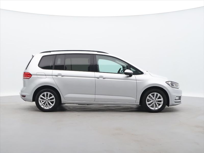 Volkswagen Touran 1,6 TDI 81kW DSG 7-Míst Tažné - fotka 8 z 29