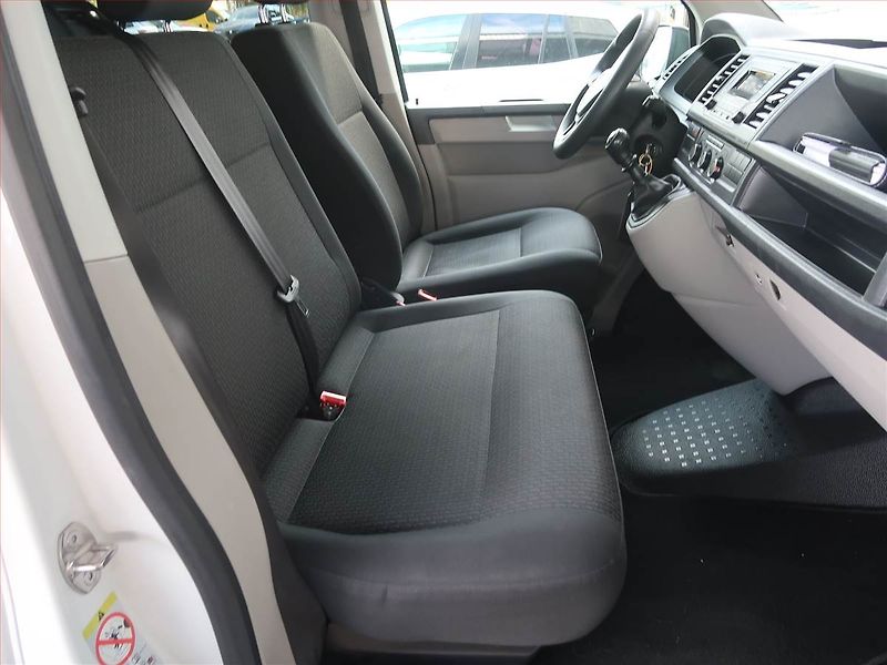 Volkswagen Caravelle (2019) 2.0 TDI, 1Maj - fotka 7 z 15
