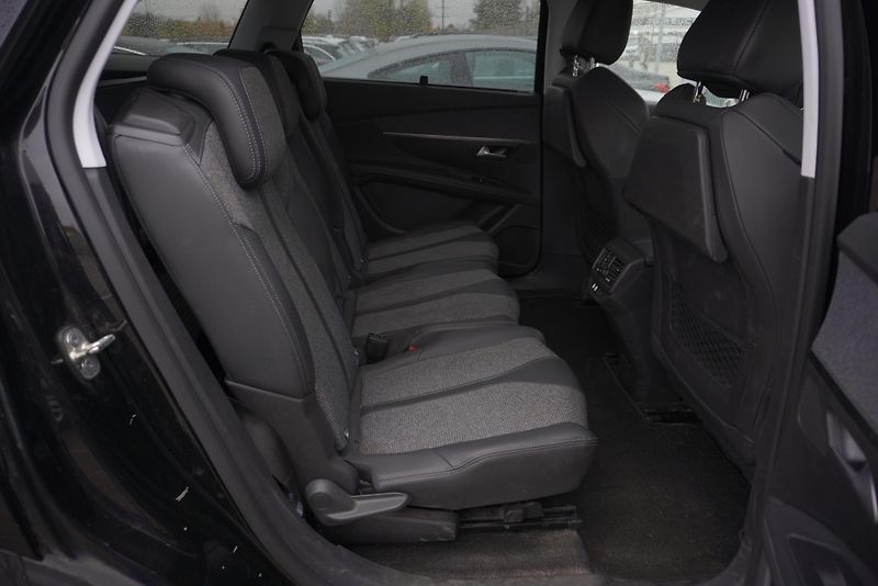 Peugeot 5008 (2020) 5008  1,2I 96 kW ALLURE 7 MÍST - fotka 26 z 32