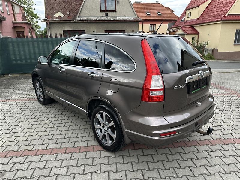 Honda CR-V 2,0 4x4 Executive TAŽNÉ TOP - fotka 7 z 26