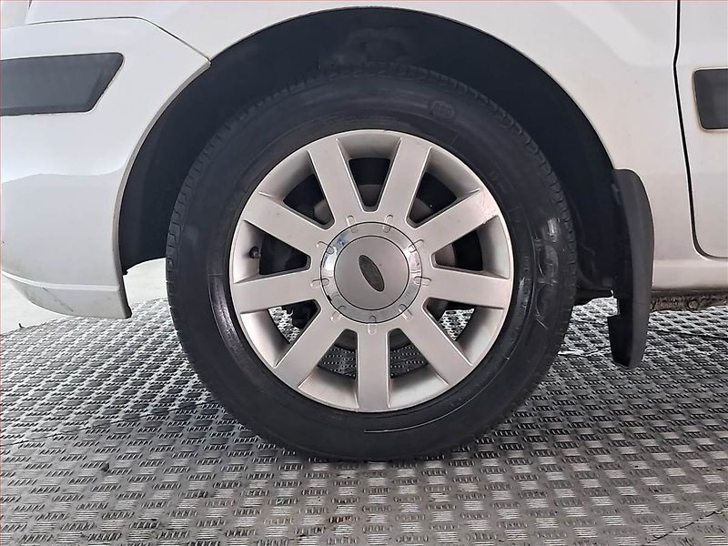Ford Fusion (2009) 1.4, nová STK, slušný stav - fotka 13 z 14