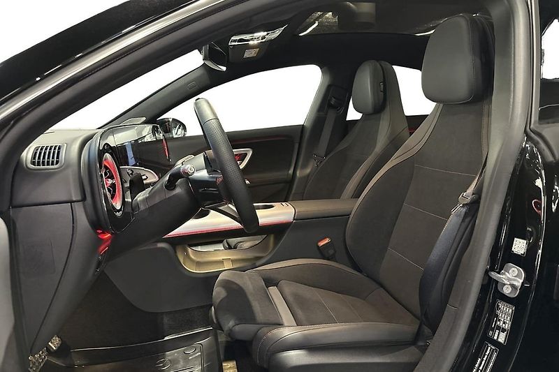 Mercedes-Benz CLA 350 4M AMG Pano 360 Burm HuD - fotka 13 z 25