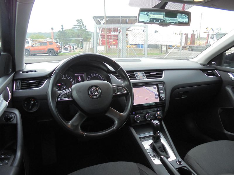Škoda Octavia (2014) 1.6TDI-77KW DSG-NAVIGACE-TAŽNÉ - fotka 8 z 12