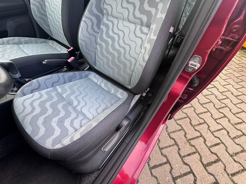 Škoda Fabia (2008) 1,2 HTP 44 KW KILOMETRY - fotka 20 z 38