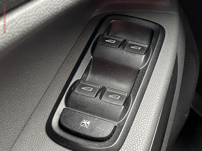Ford EcoSport (2014) 1.0EB, Titanium - fotka 12 z 17