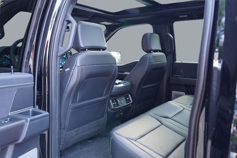 Ford F-150 (2025) Lariat 5,0 298 kW - fotka 10 z 10