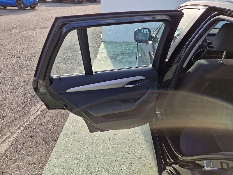 BMW X1 XDRIVE 18D - fotka 20 z 30