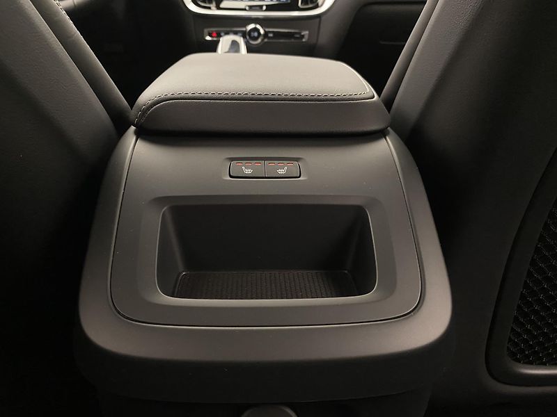 Volvo V60 (2026) B4 AUT DARK PLUS - fotka 66 z 66