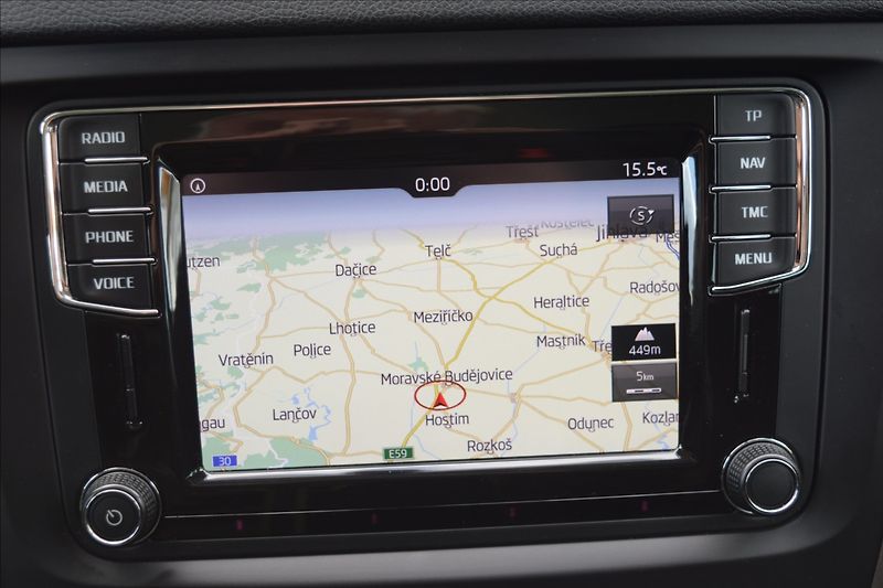 Škoda Yeti 2,0 TDI 110KW 4x4 TAŽNÉ XENONY - fotka 34 z 50