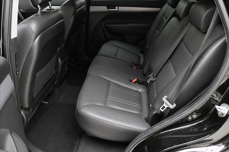 Kia Sorento 2,2 CRDI 145 kW AT 4x4 Navigac - fotka 14 z 30
