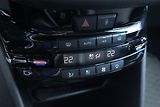 Peugeot 2008 (2018) 1.2 PureTech, Automat - náhled 16