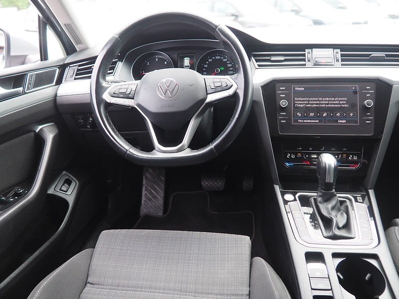 Volkswagen Passat (2020) 2.0TDI, 90kW - fotka 15 z 36