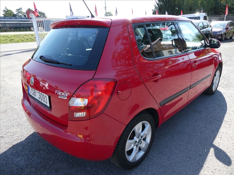 Škoda Fabia 1,2 HTP 2x kola, koupeno v ČR - fotka 7 z 40