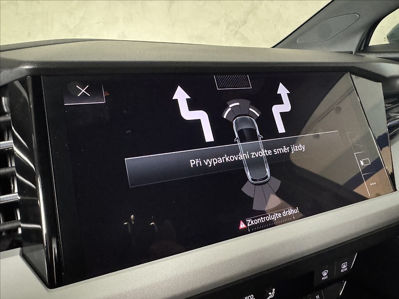 Audi Q4 e-tron 35 125kW Sport LED Matrix - fotka 44 z 47