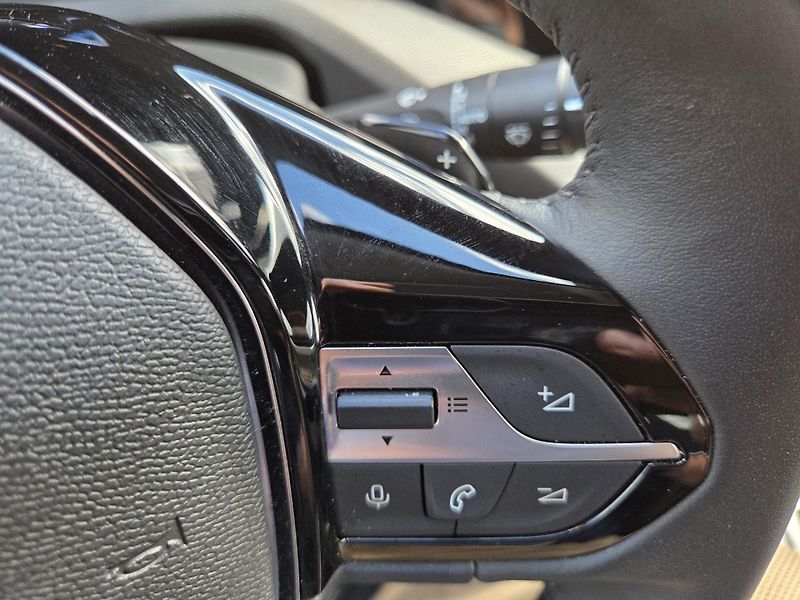 Peugeot 408 (2024) Hybrid e-DCS 145 ALLURE EAT6 - fotka 26 z 28