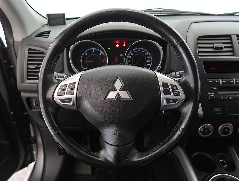 Mitsubishi ASX (2011) 1.8 DI-D MIVEC, 4X4 - fotka 15 z 17