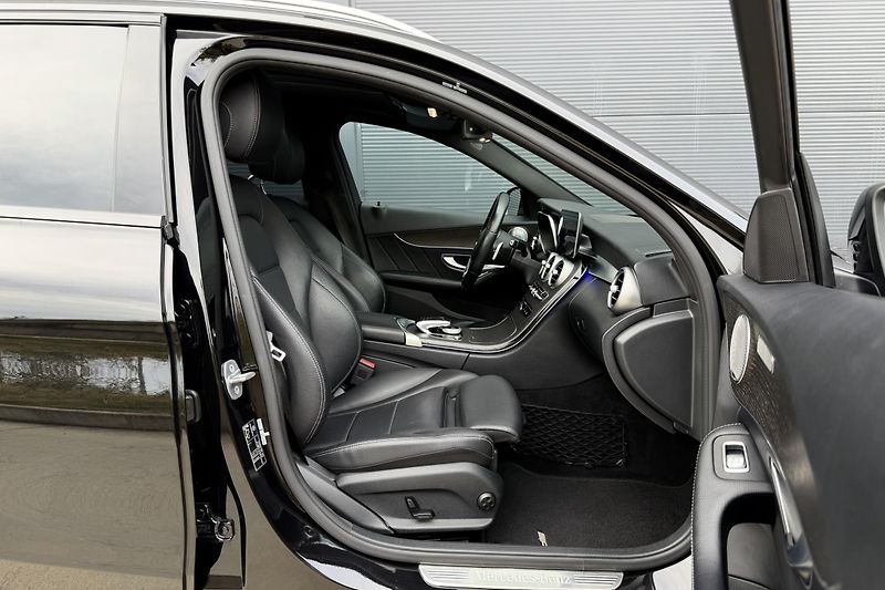 Mercedes-Benz Třídy C (2018) C 200 4Matic AMG Line - fotka 21 z 46