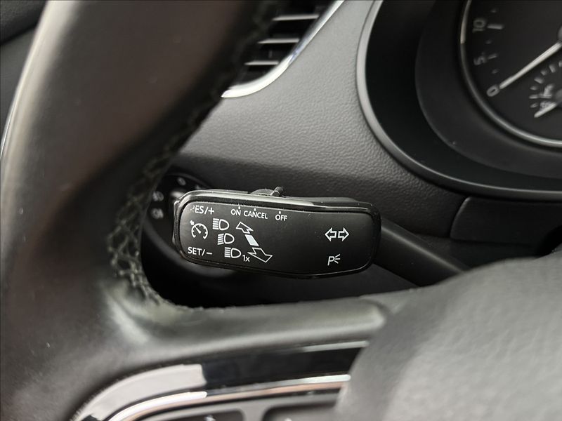 Škoda Octavia 1,6 TDi 6ST. MAN. NAVI SENZORY - fotka 11 z 33