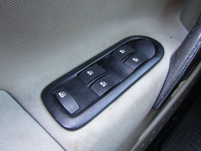 Renault Mégane (2006) 1.5 DCi 78kW CZ PŮVOD - fotka 29 z 37