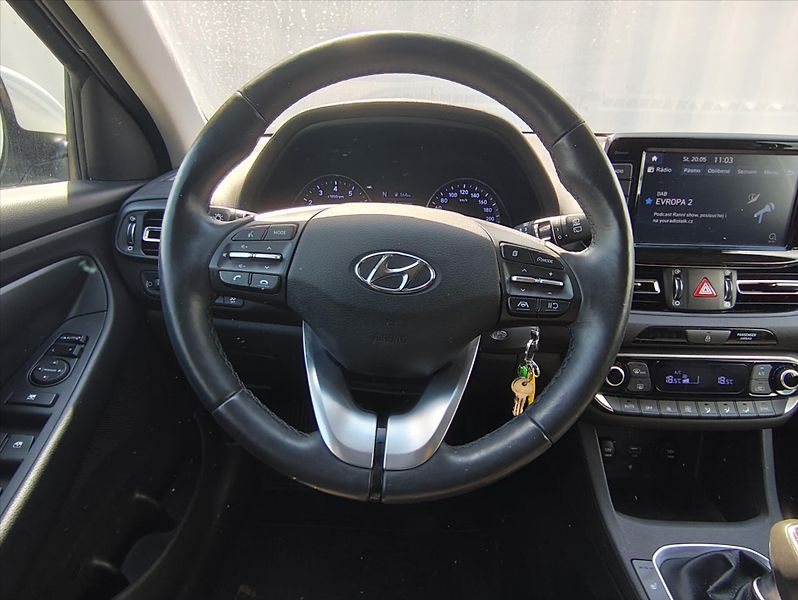 Hyundai i30 1,5   T-GDI MHEV - fotka 6 z 22