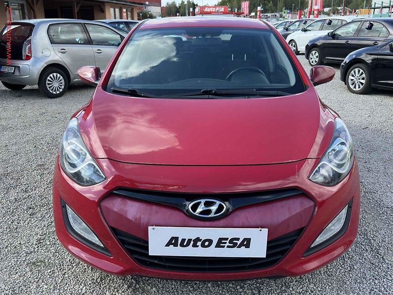 Hyundai i30 (2012) 1.6 GDi, ČR, Trikolor - fotka 2 z 18