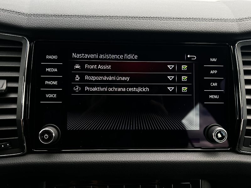 Škoda Kodiaq 1.5TSI 110kW LED, Kůže,TZ, DPH - fotka 14 z 24